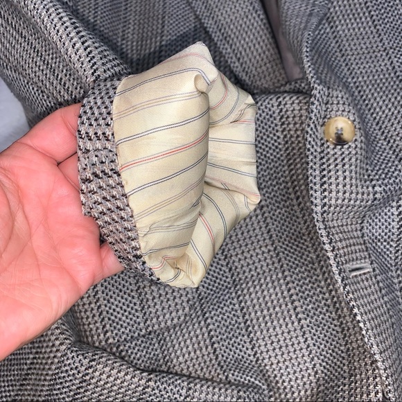 Burberry VNG Suit Jacket - Picture 10 of 16